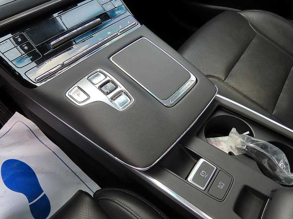 HYUNDAI Grandeur - Vista 10