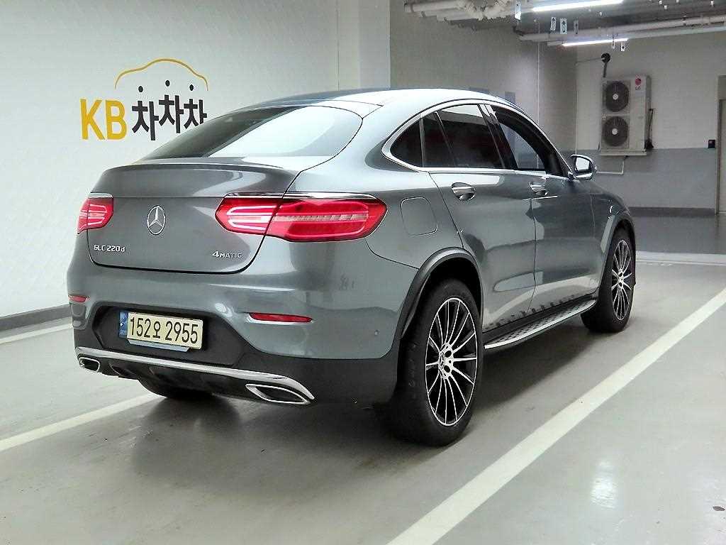 Mercedes Benz GLC Class - Vista 4