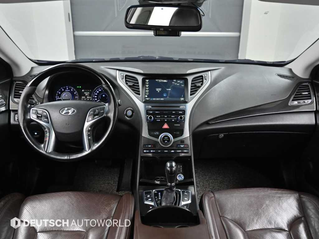 HYUNDAI Grandeur - Vista 7