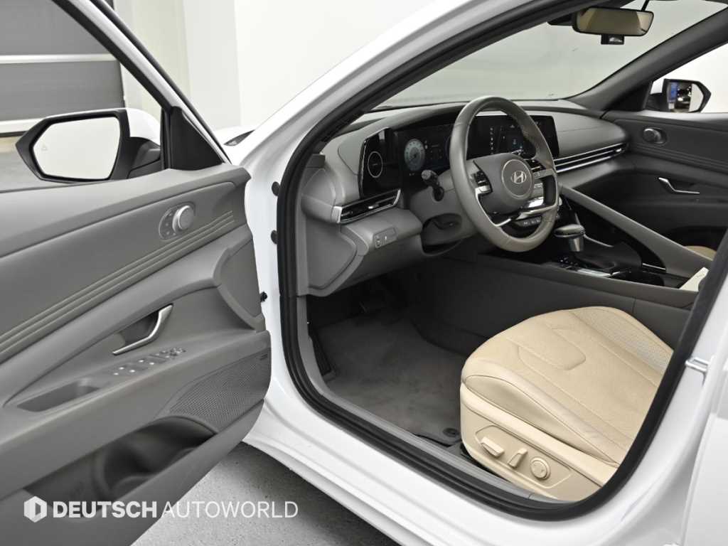 HYUNDAI Avante - Vista 11