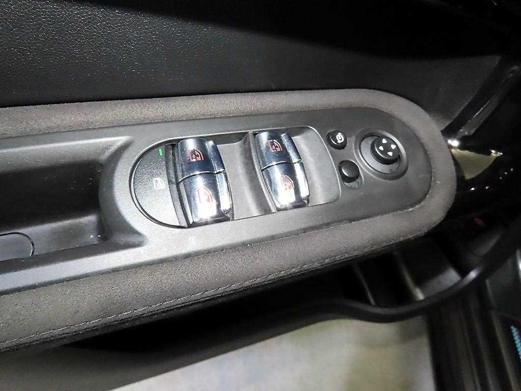 Mini Countryman 2024 Verde - Importación desde Corea - HF Imports Iquique - Foto 13