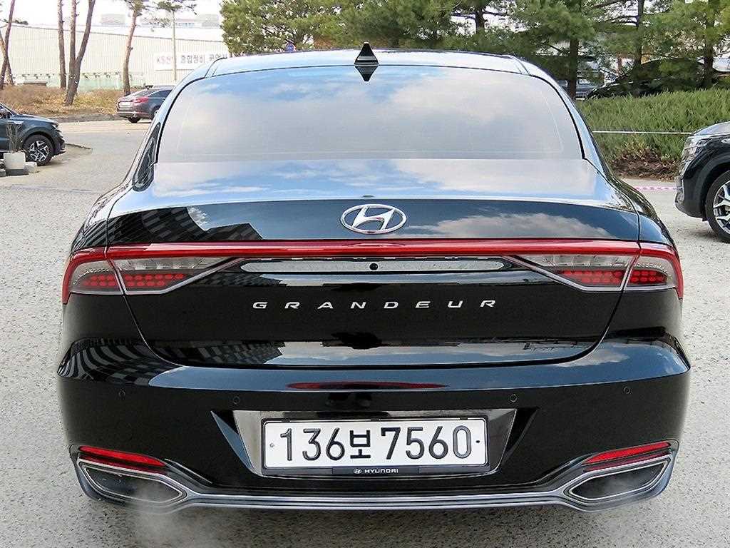 HYUNDAI Grandeur - Vista 4