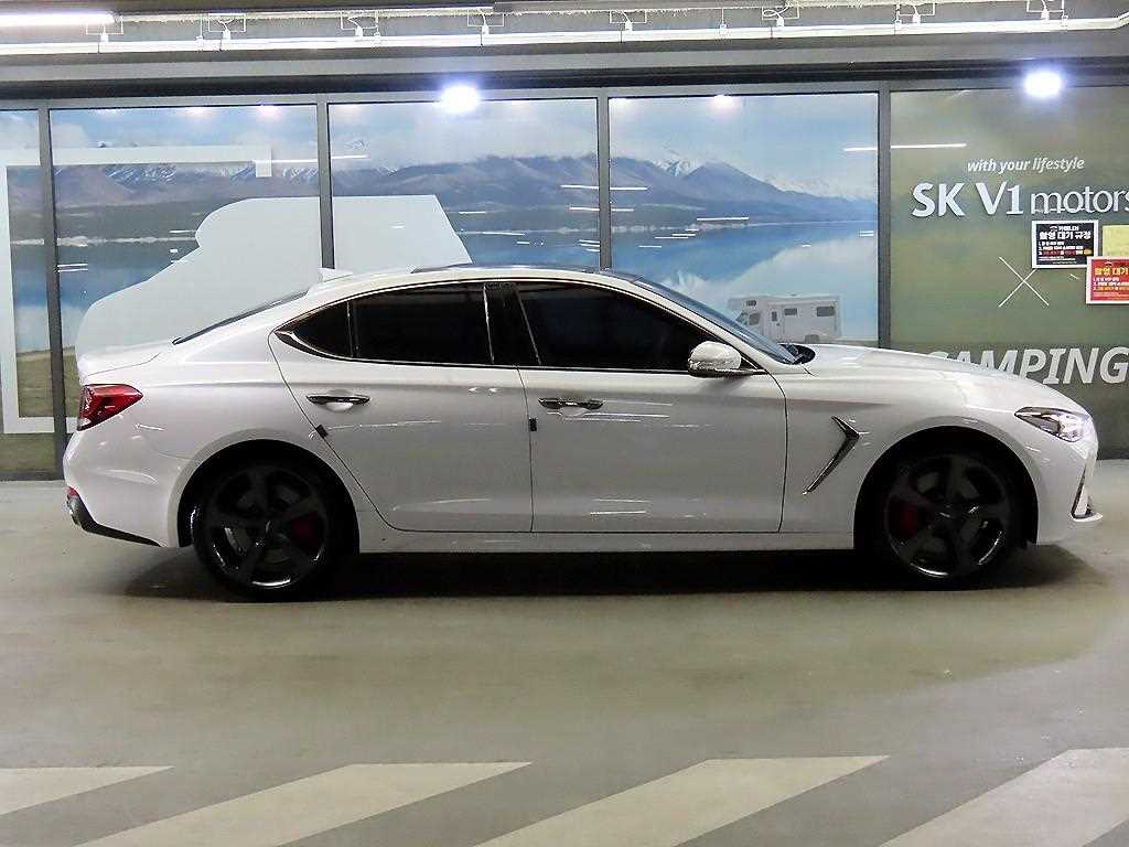 Genesis G70 - Vista 4