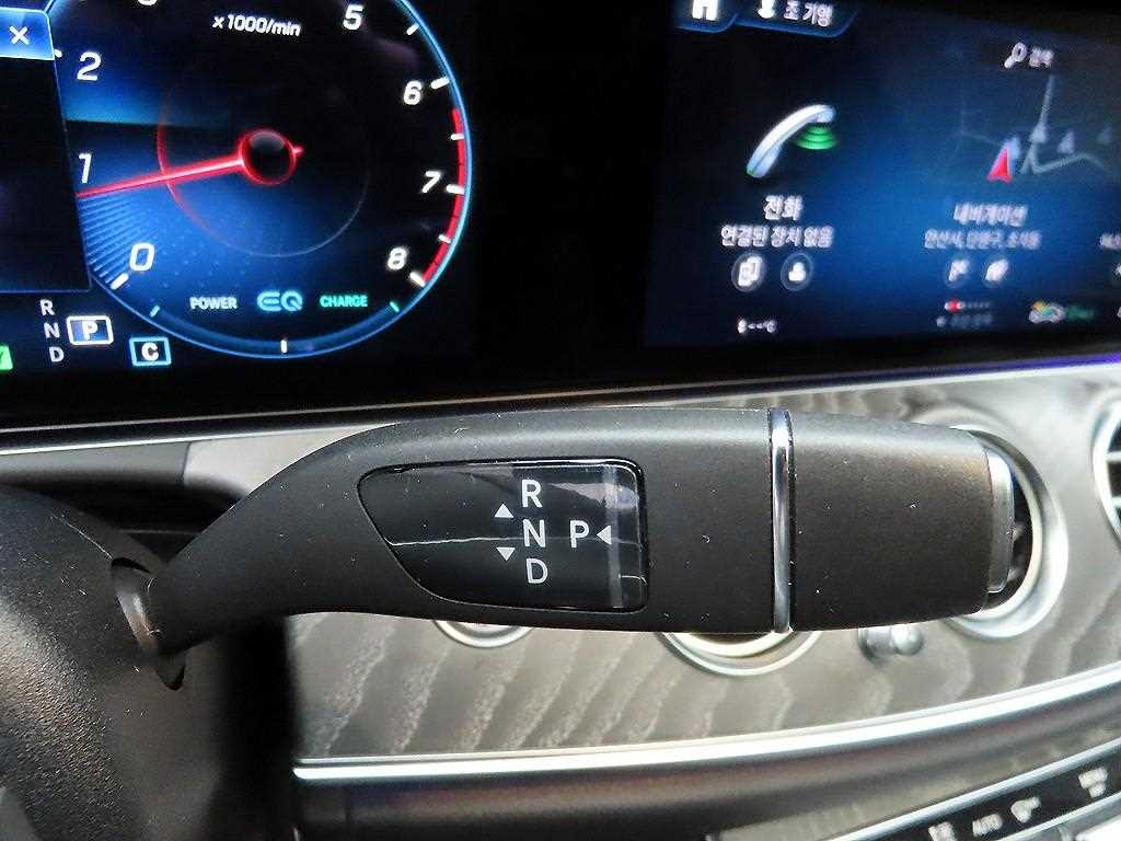 Mercedes Benz E class - Vista 10