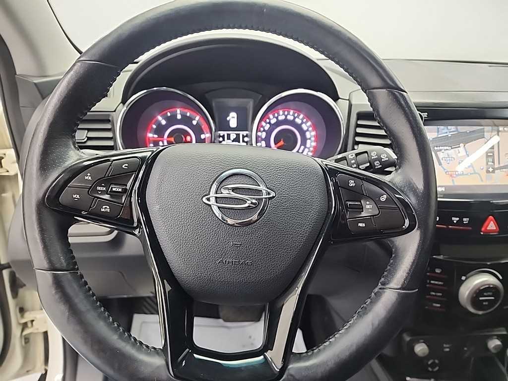 Ssangyong Tivoli - Vista 9