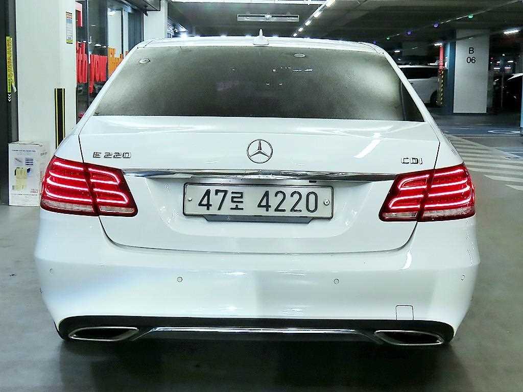 Mercedes Benz E class - Vista 5