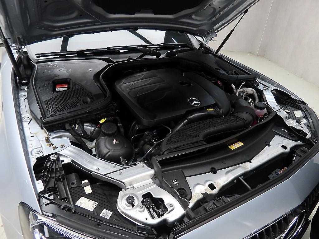 Mercedes Benz E class 2022 Plateado - Importación desde Corea - HF Imports Iquique - Foto 18