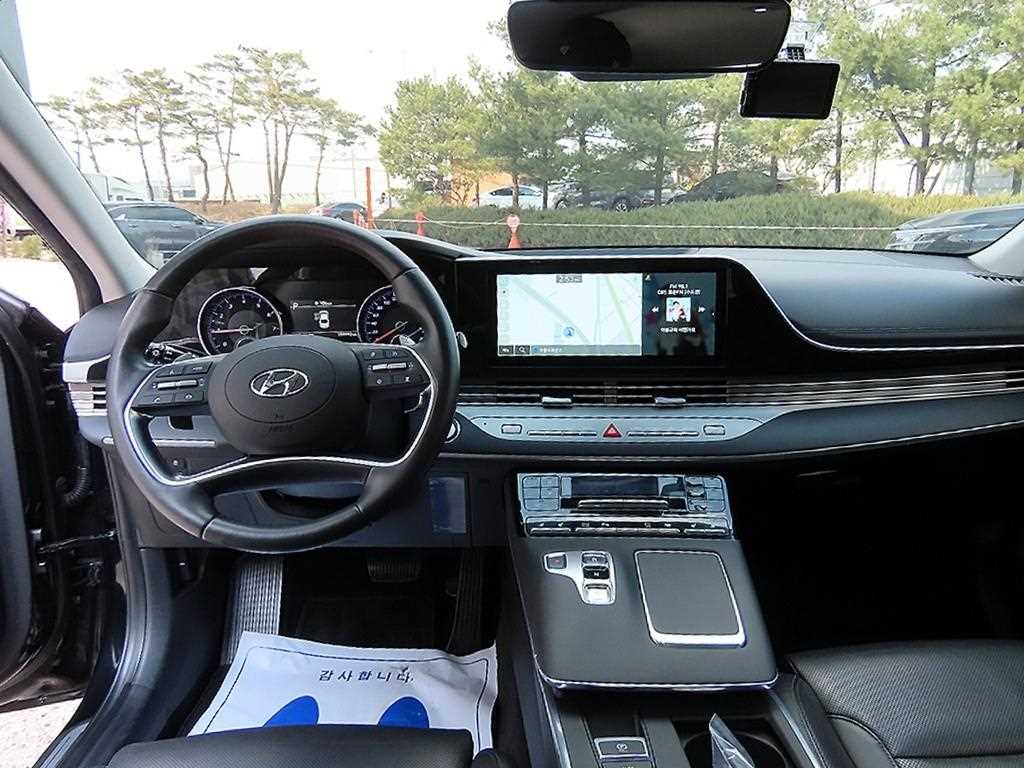 HYUNDAI Grandeur - Vista 7