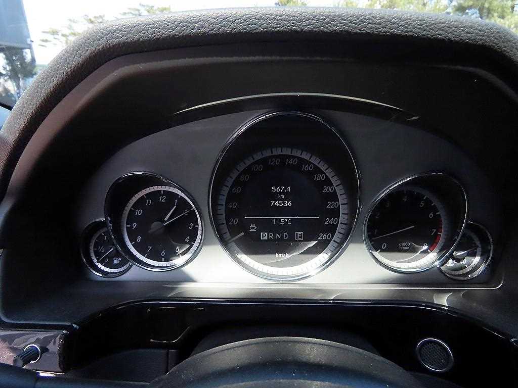 Mercedes Benz E class - Vista 9