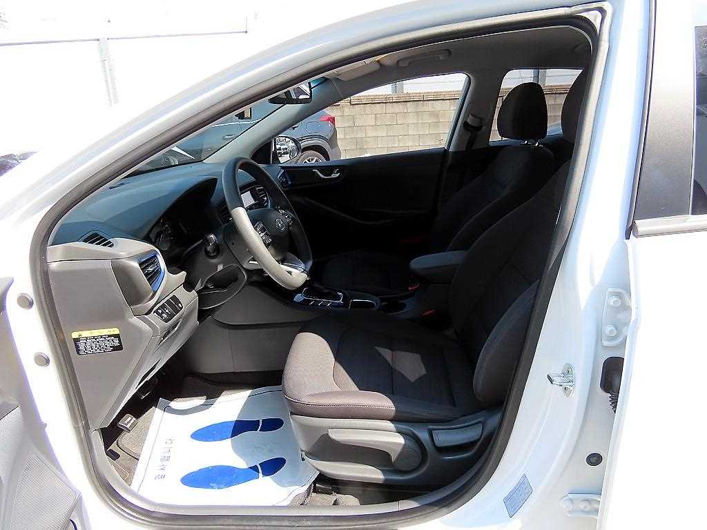 HYUNDAI Ioniq - Vista 5