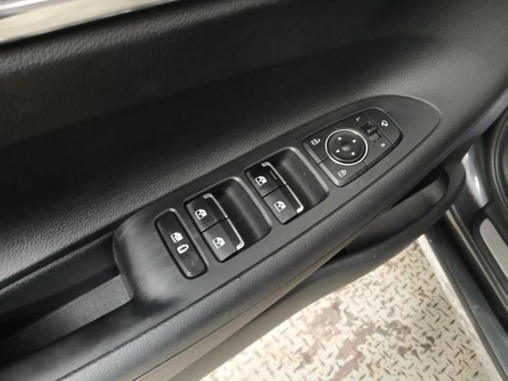 HYUNDAI Grandeur - Vista 10