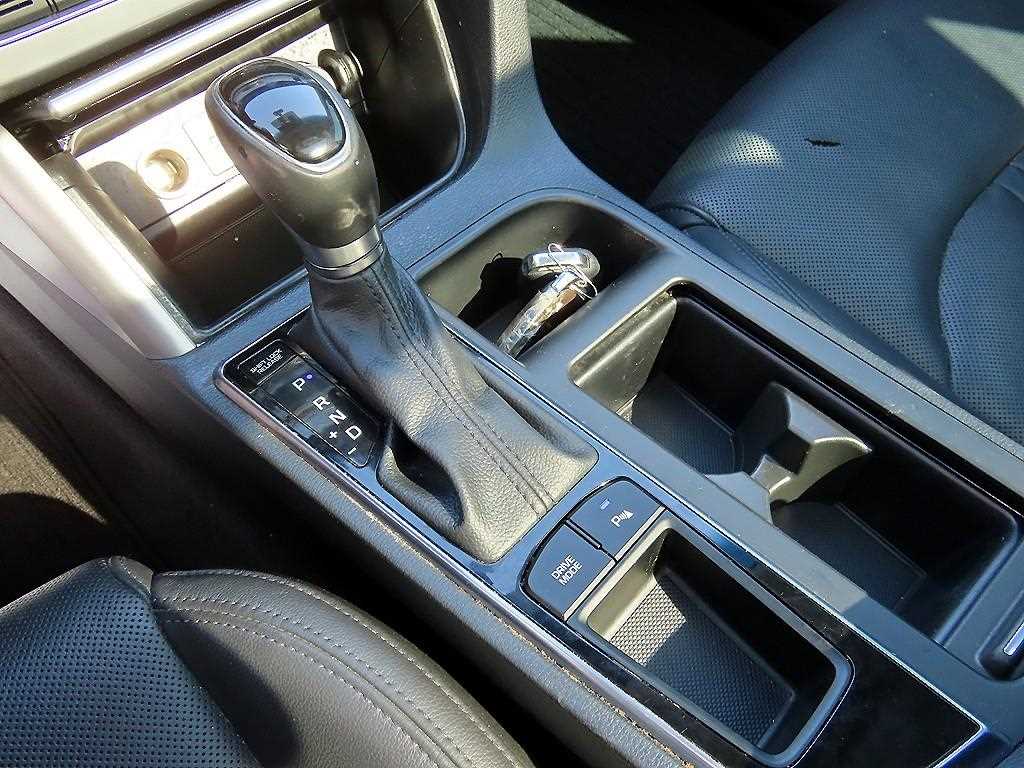 HYUNDAI Sonata - Vista 10