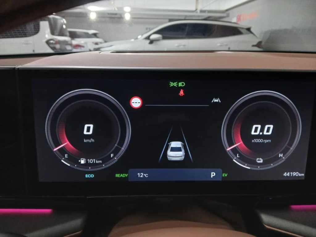 HYUNDAI Grandeur - Vista 9