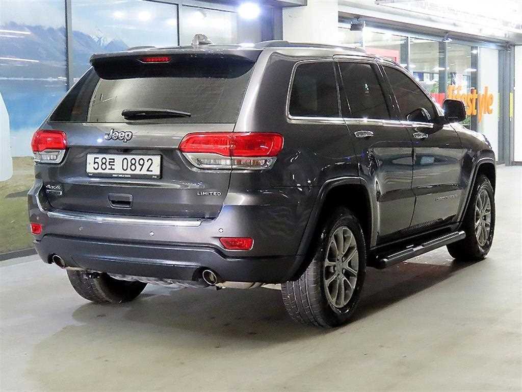 Jeep Cherokee - Vista 4