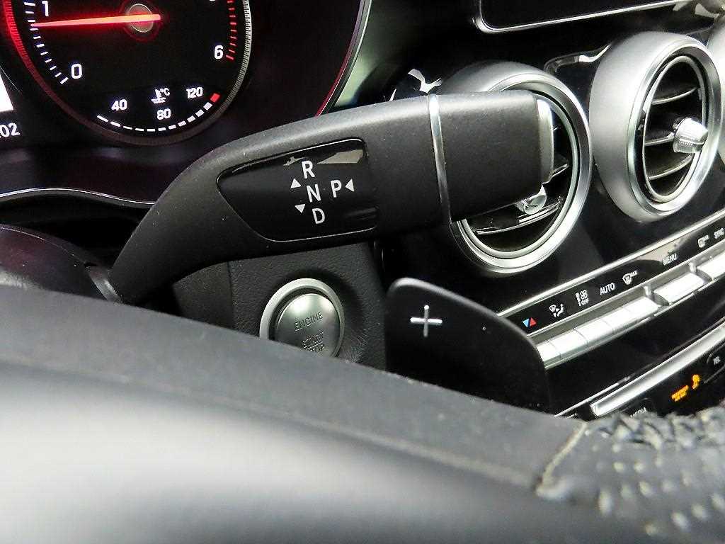 Mercedes Benz GLC Class - Vista 10