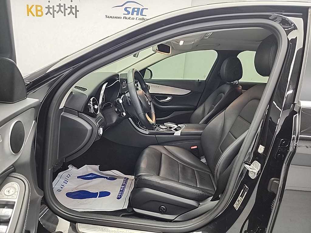 Mercedes Benz C Class - Vista 11