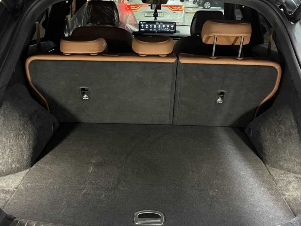 Genesis GV70 - Vista 6