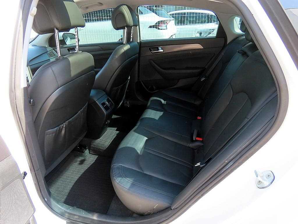 HYUNDAI Sonata - Vista 6