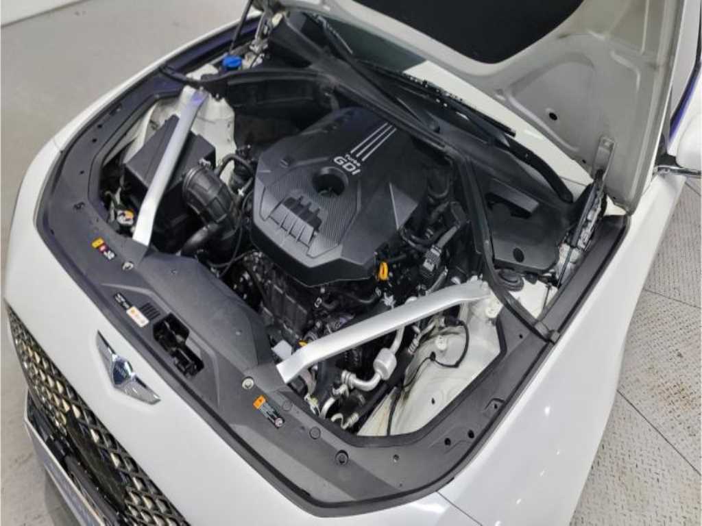 Genesis G70 - Vista 12