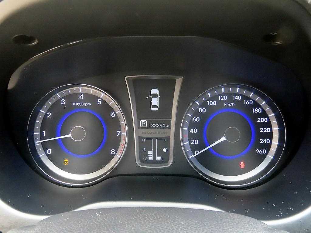 HYUNDAI Grandeur - Vista 9