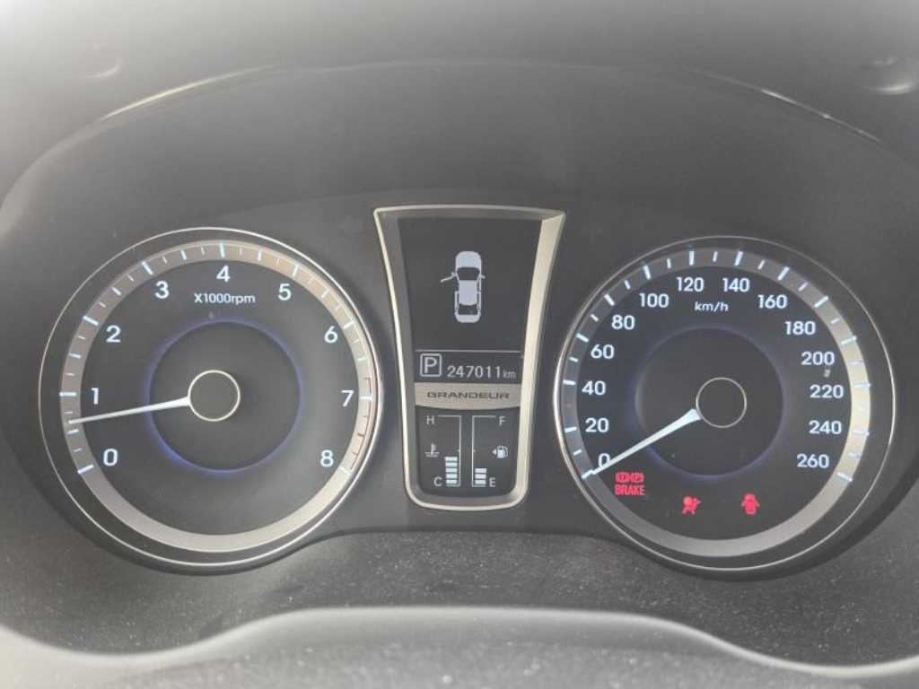 HYUNDAI Grandeur - Vista 8