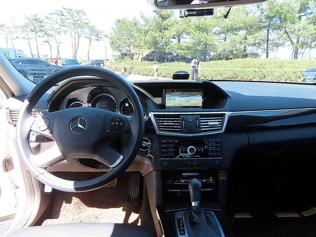 Mercedes Benz E class - Vista 7