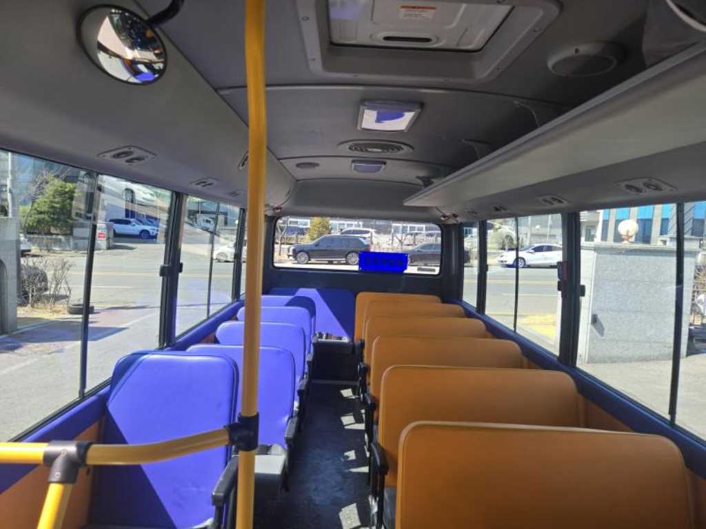 medium and large bus Hyundai bus - Vista 10