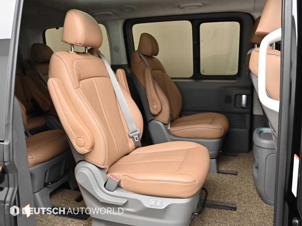 HYUNDAI Staria - Vista 12