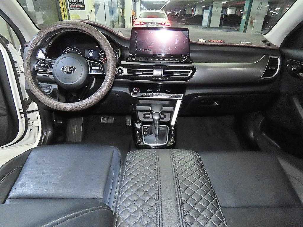 KIA Seltos - Vista 10