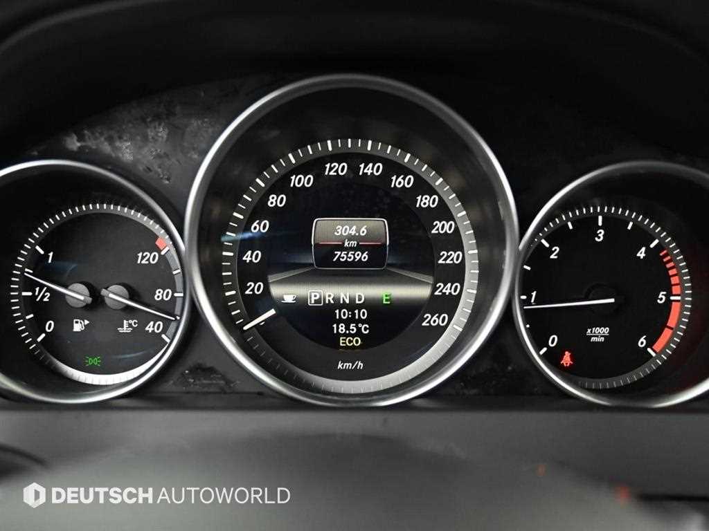 Mercedes Benz C Class - Vista 8