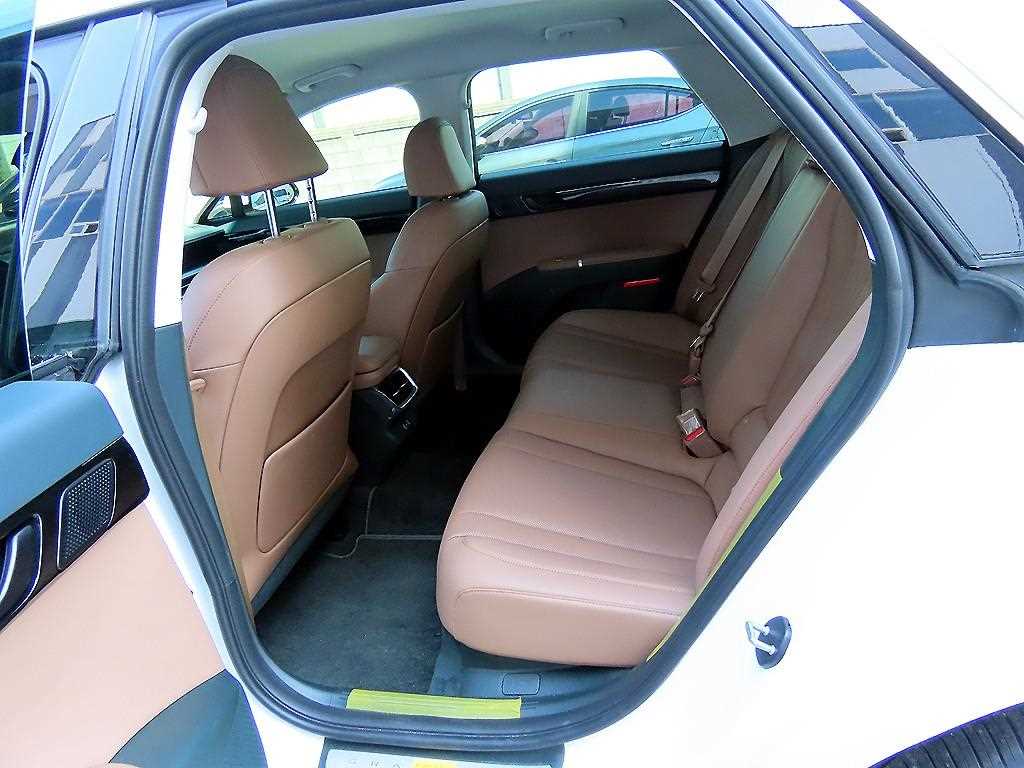 HYUNDAI Grandeur - Vista 6