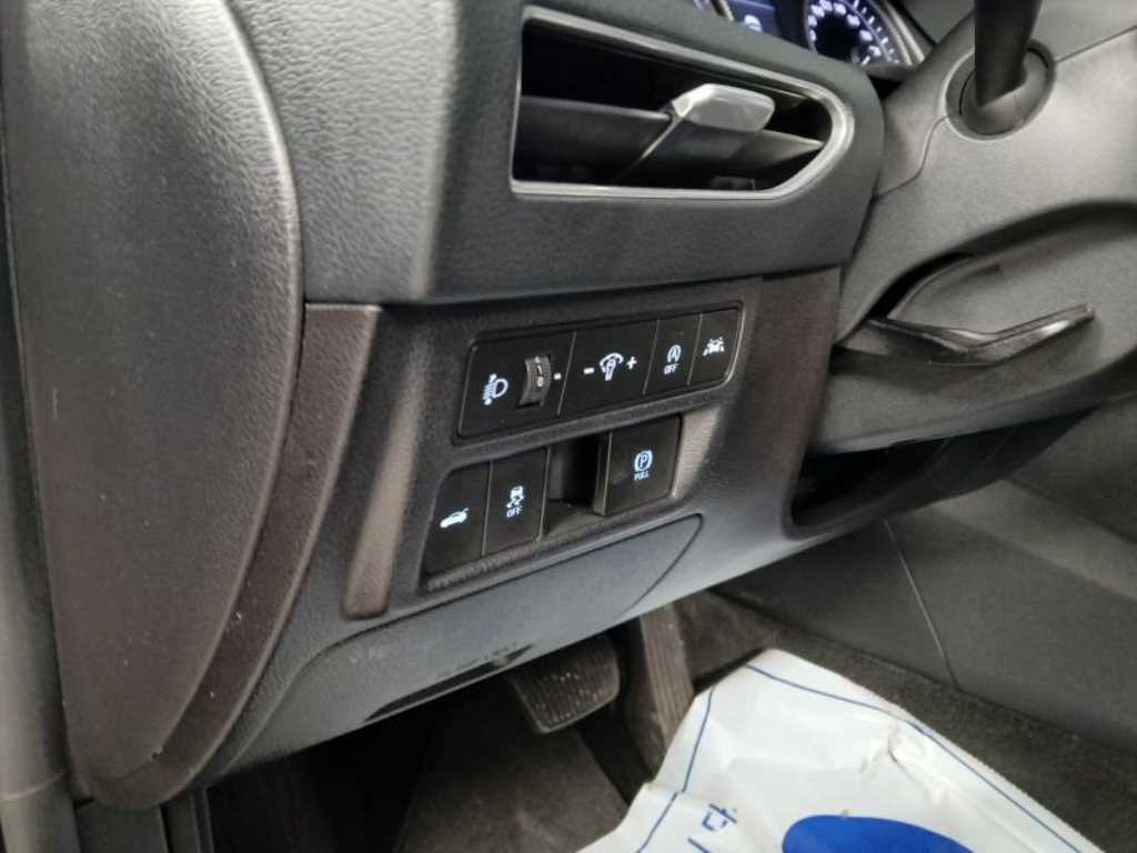 HYUNDAI Sonata - Vista 11