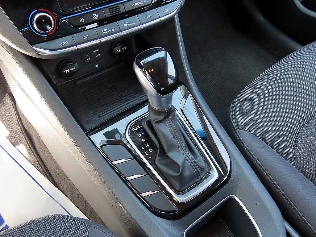 HYUNDAI Ioniq - Vista 10