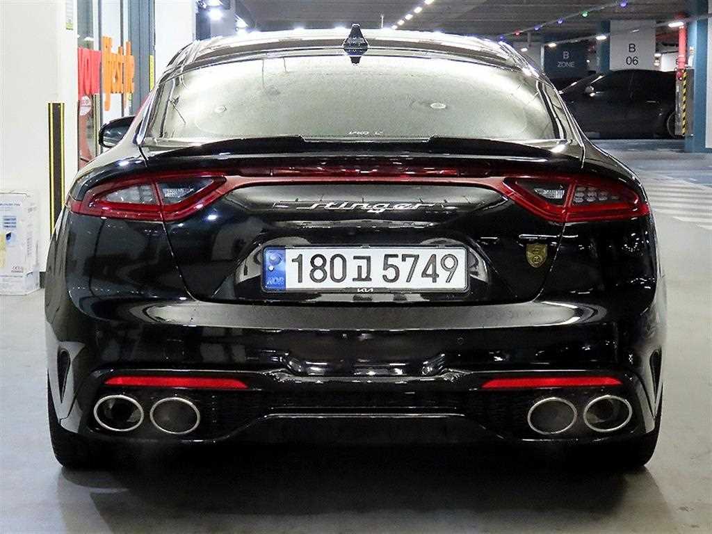 KIA Stinger - Vista 5