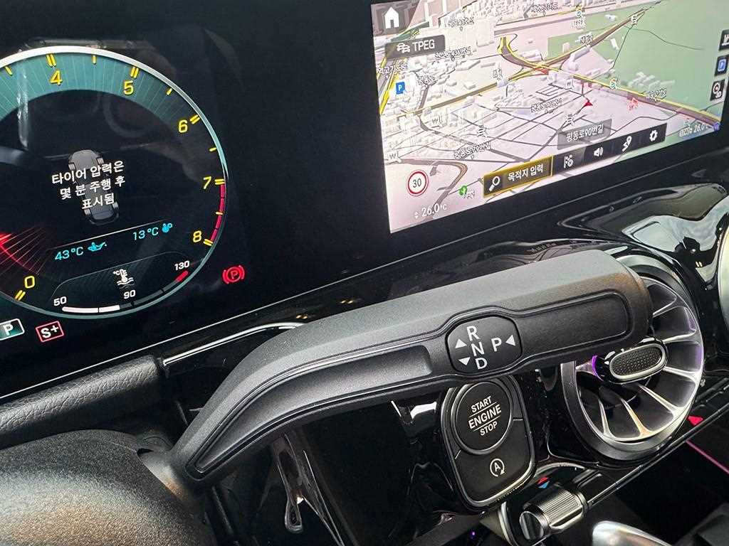 Mercedes Benz GLA Class - Vista 12