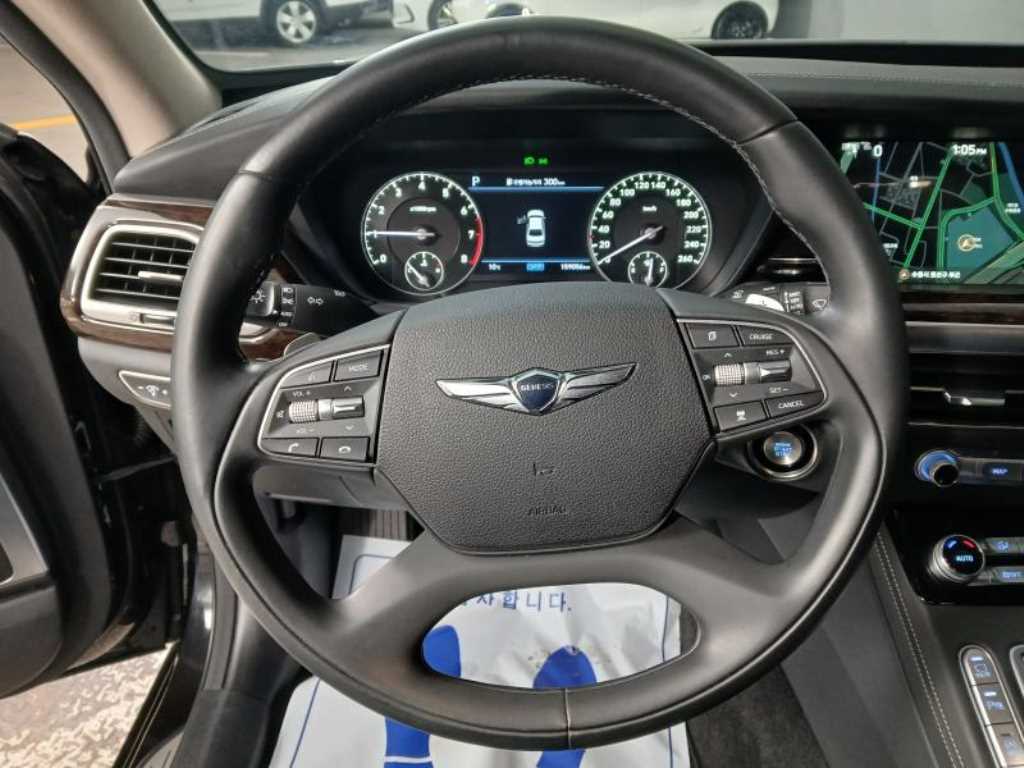 Genesis G90 - Vista 8