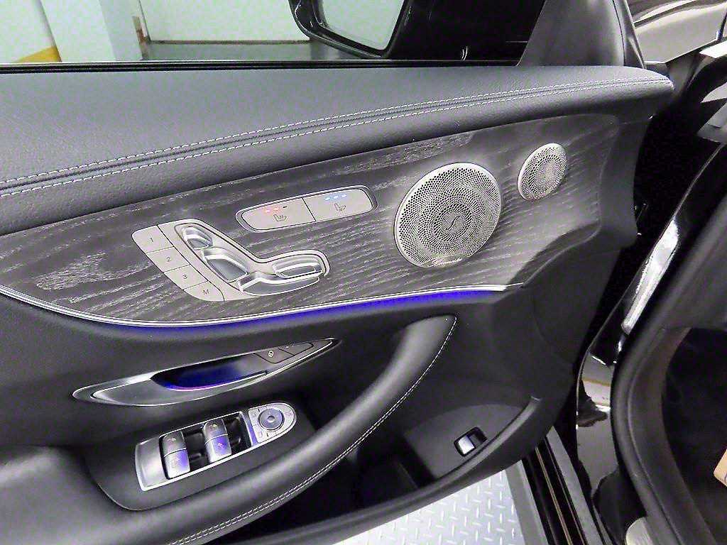 Mercedes Benz E class - Vista 11