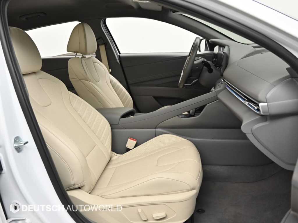 HYUNDAI Avante - Vista 10