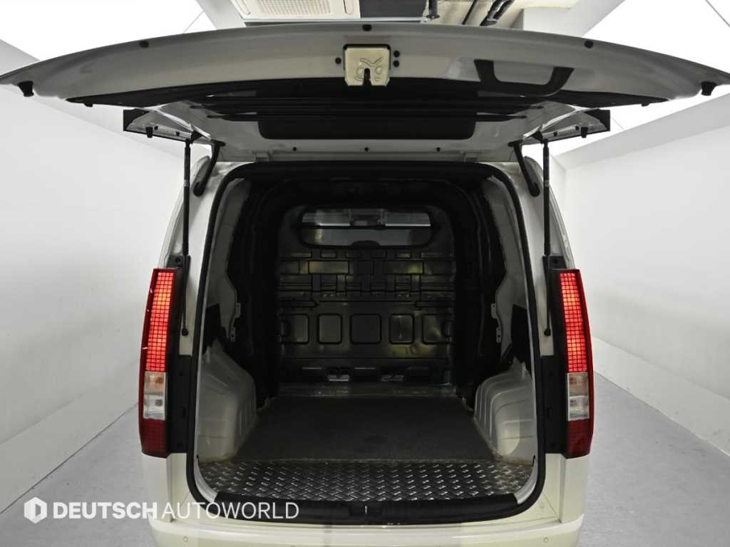 HYUNDAI Staria 2022 Blanco - Importación desde Corea - HF Imports Iquique - Foto 19