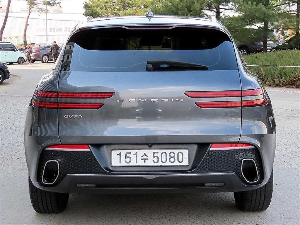 Genesis GV70 - Vista 4