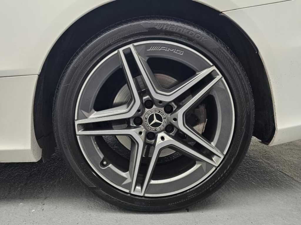 Mercedes Benz C Class - Vista 5