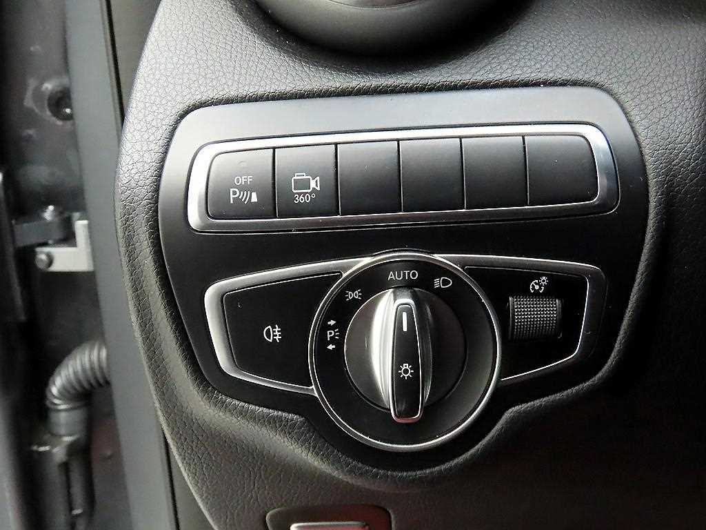 Mercedes Benz GLC Class - Vista 12