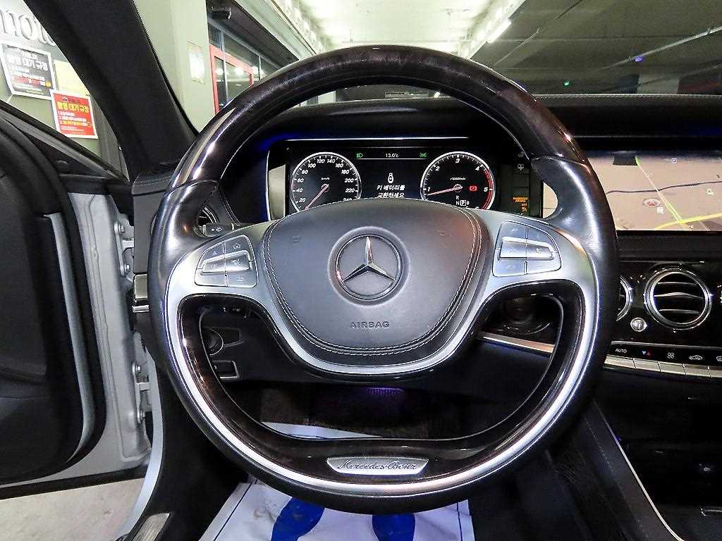 Mercedes Benz S Class - Vista 7