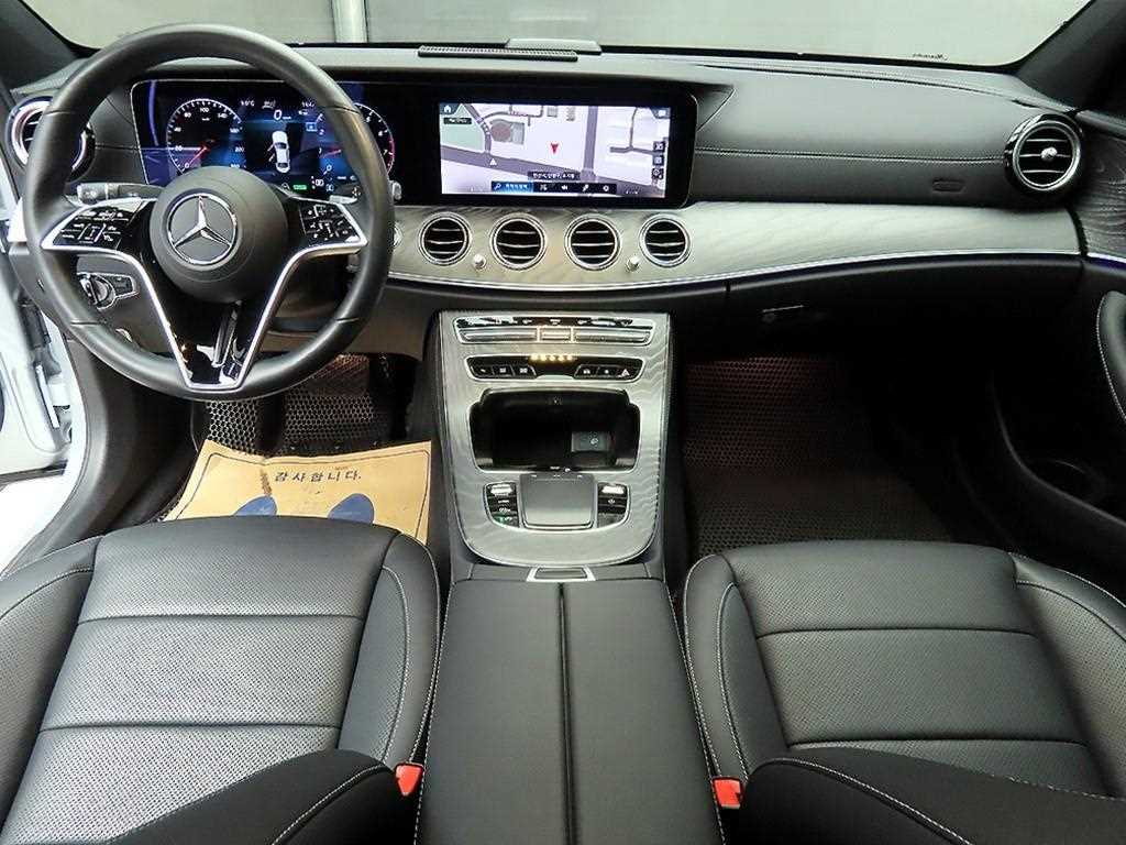 Mercedes Benz E class - Vista 7