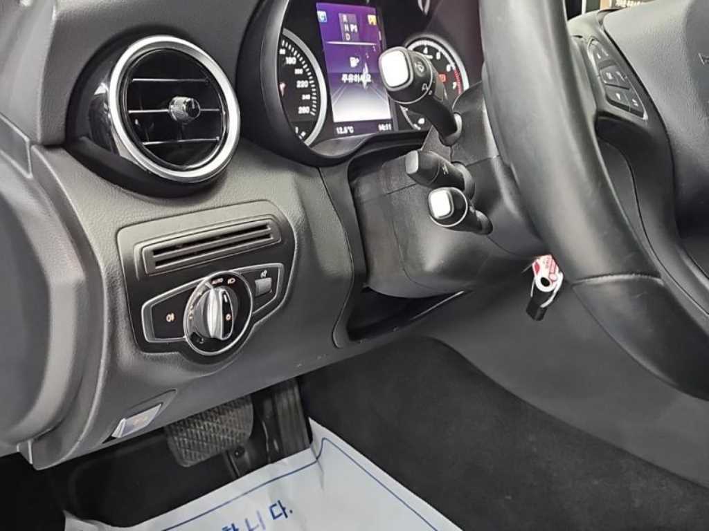 Mercedes Benz C Class 2016 Negro - Importación desde Corea - HF Imports Iquique - Foto 18