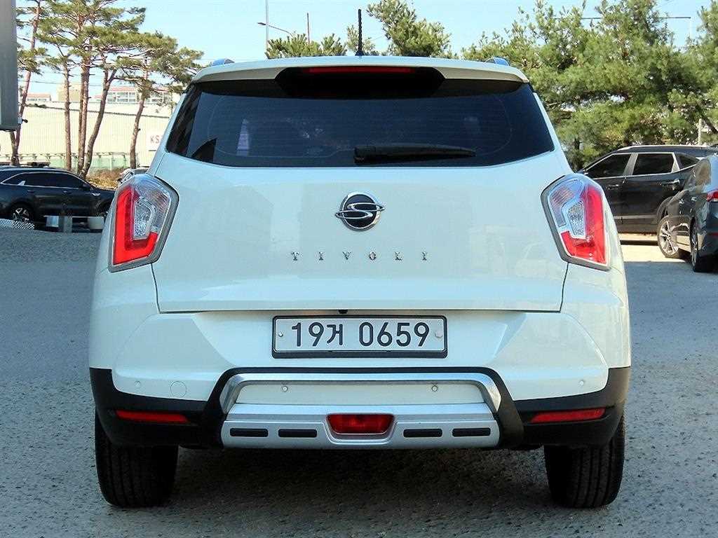 Ssangyong Tivoli - Vista 4