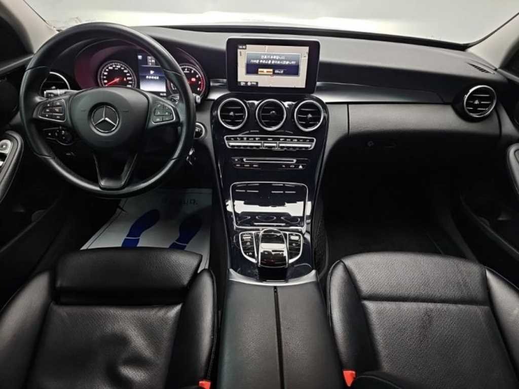 Mercedes Benz C Class - Vista 5