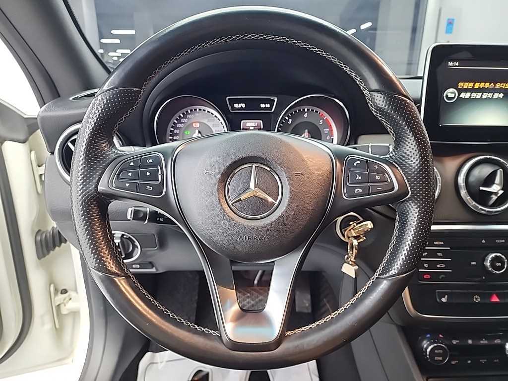 Mercedes Benz CLA Class - Vista 9