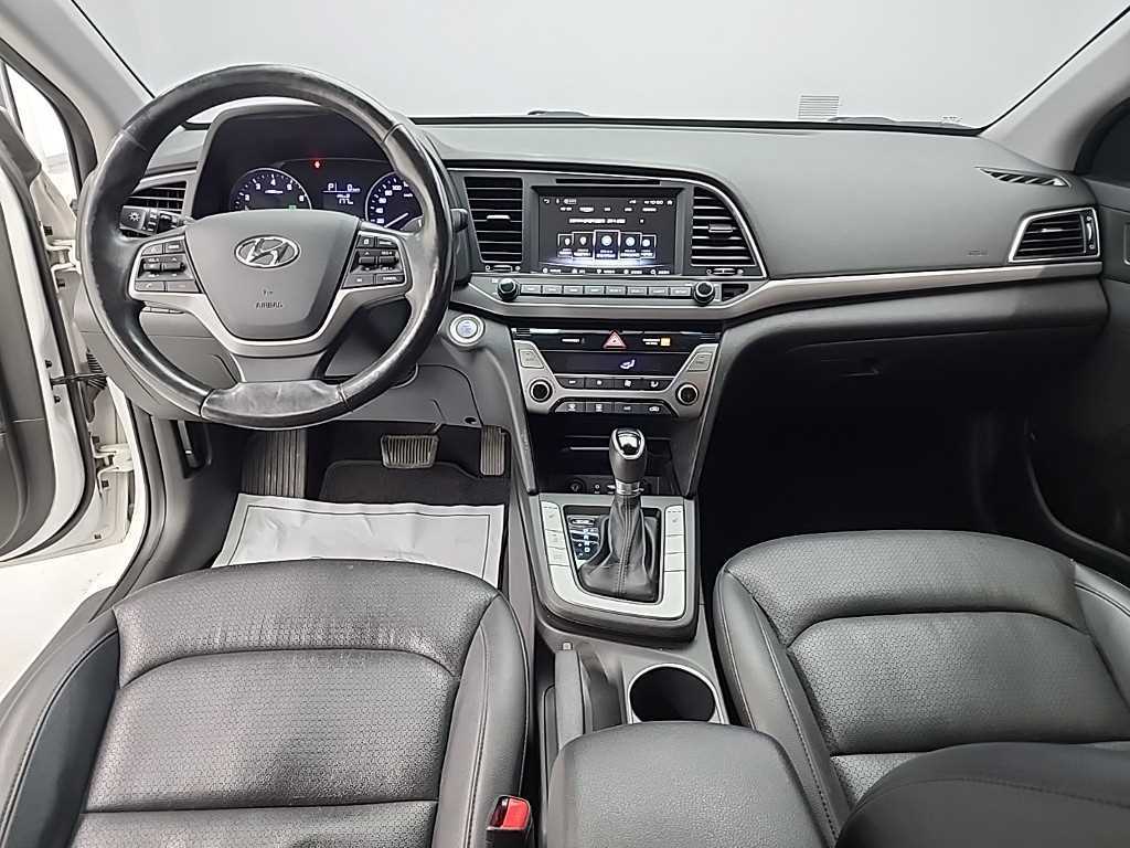 HYUNDAI Avante - Vista 7