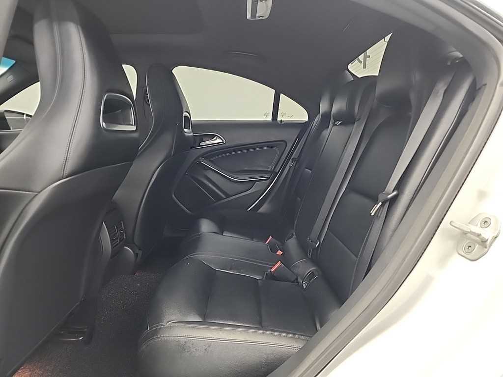 Mercedes Benz CLA Class - Vista 12